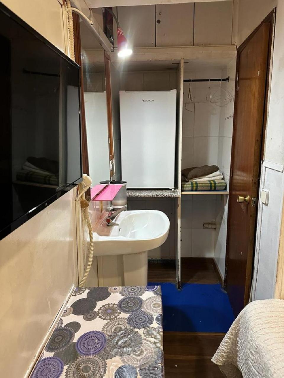 Hostal Daniel Μαδρίτη Εξωτερικό φωτογραφία