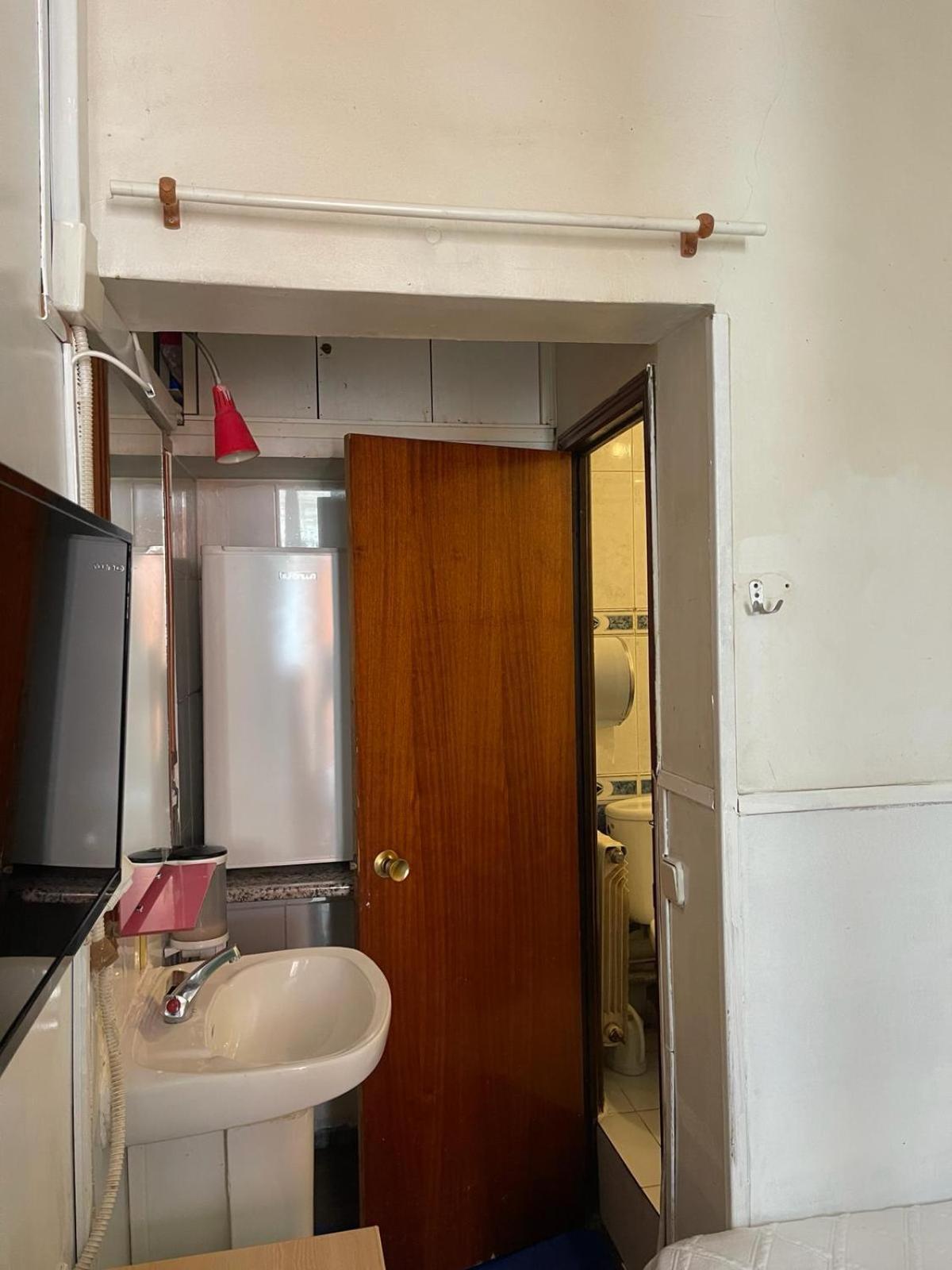 Hostal Daniel Μαδρίτη Εξωτερικό φωτογραφία