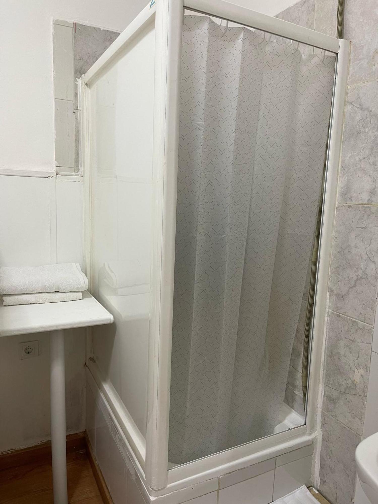 Hostal Daniel Μαδρίτη Εξωτερικό φωτογραφία